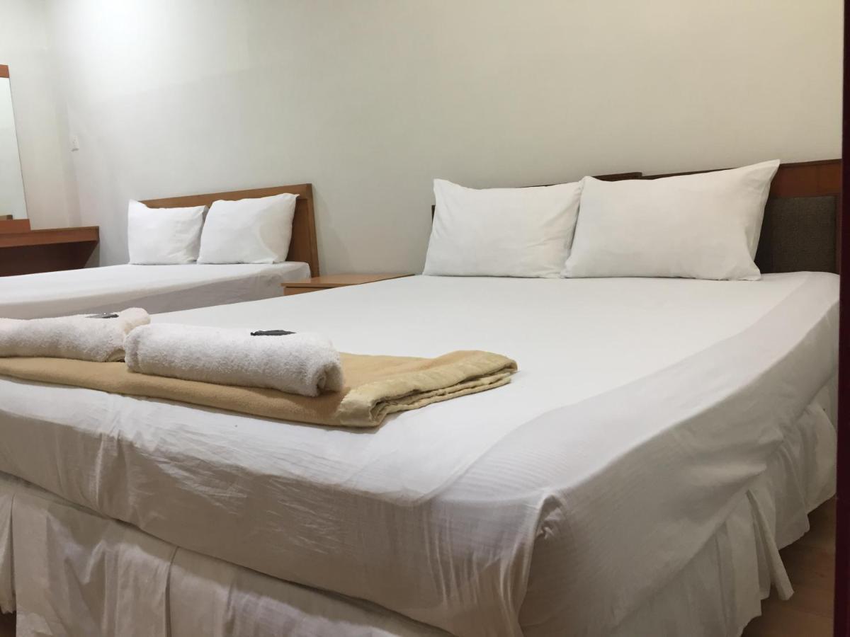 Hotel Sri Malim Tanjong Malim Kültér fotó